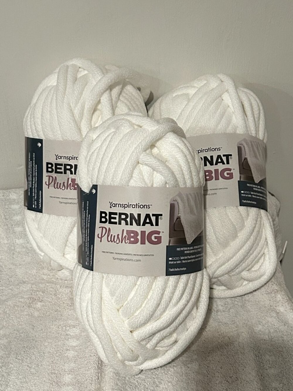 NEW Lot of 3 Bernat Plush Big Jumbo Yarn in True White , 3 Skeins